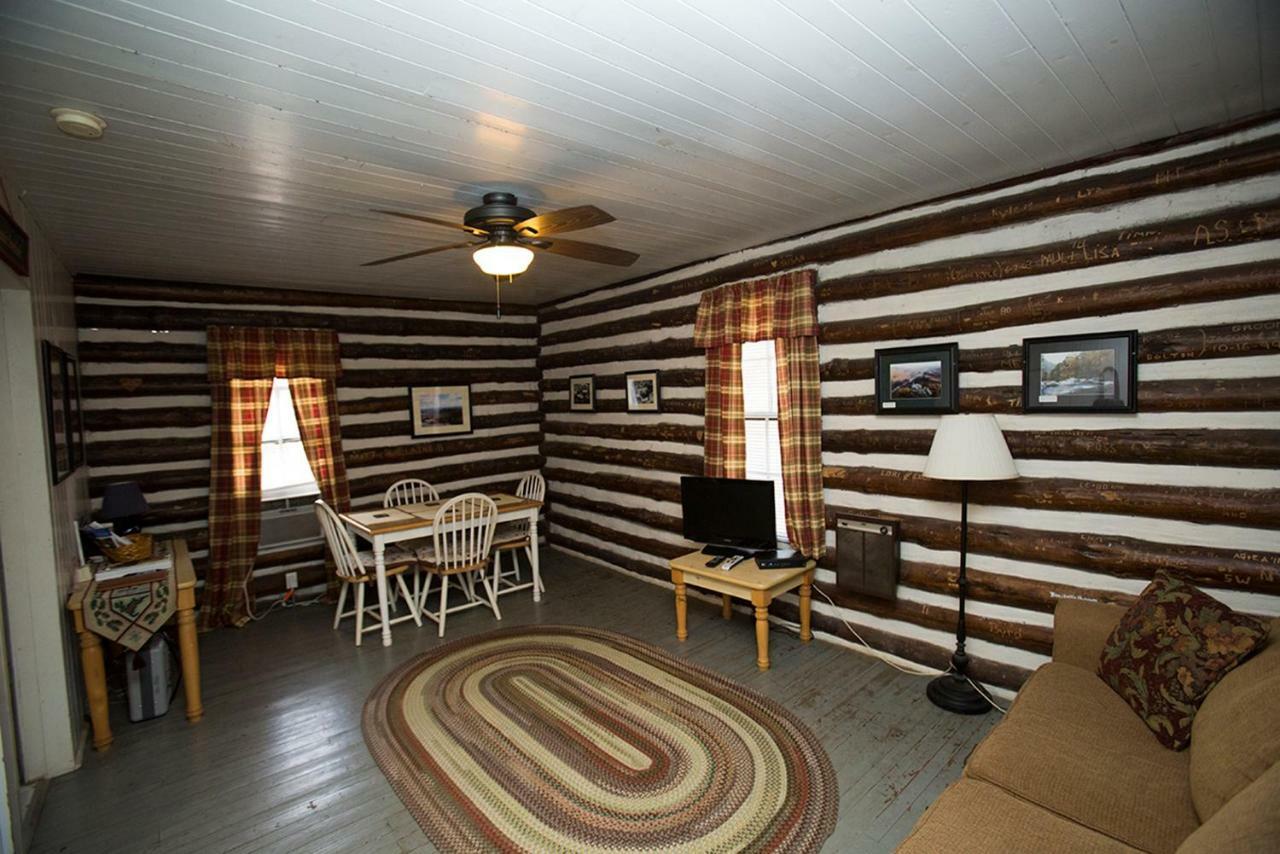 Pine Gables Cabins Villa Lake Lure Exterior photo